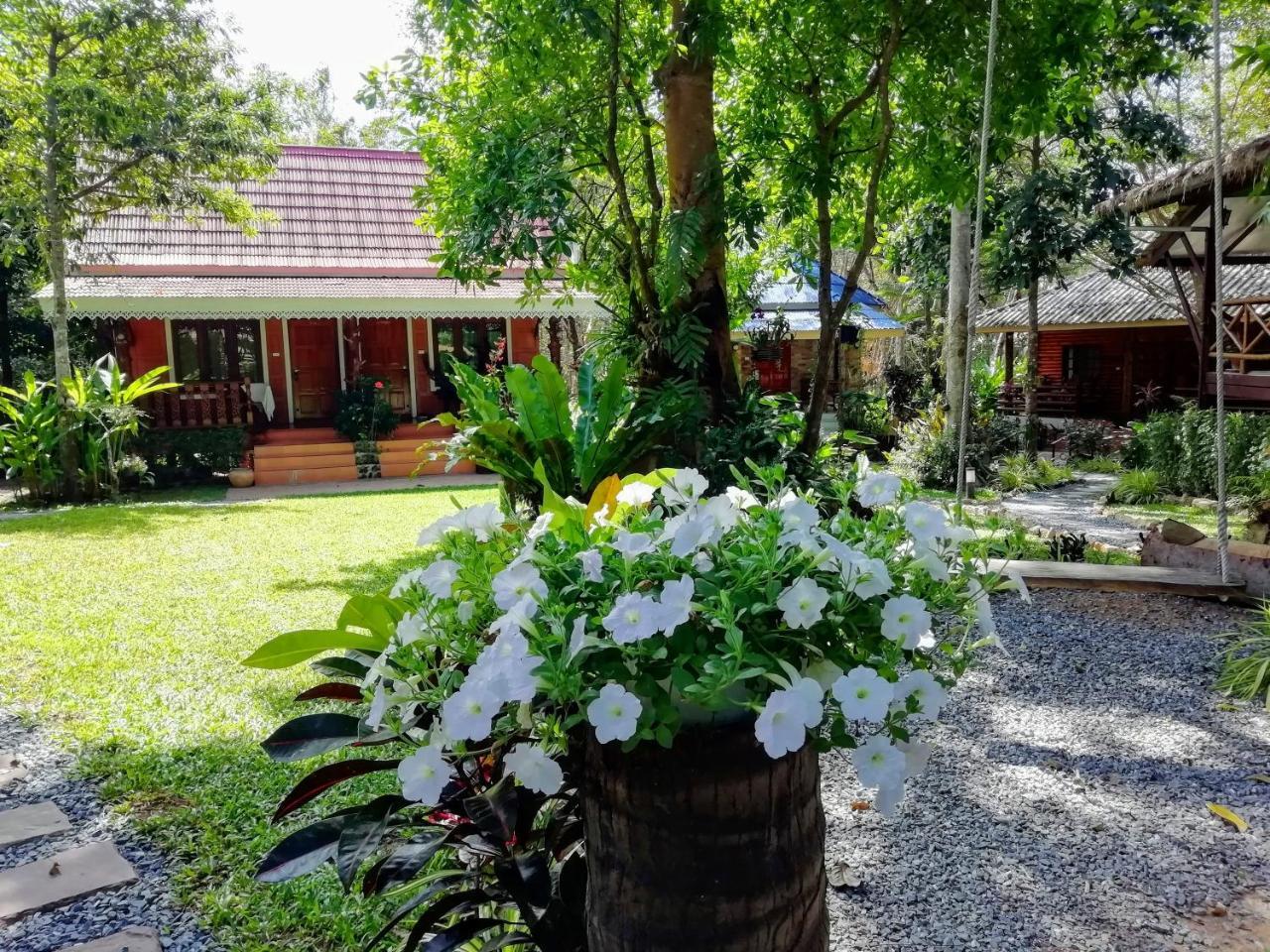 Macura Resort Koh Chang Bagian luar foto
